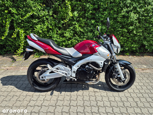 Suzuki GSR