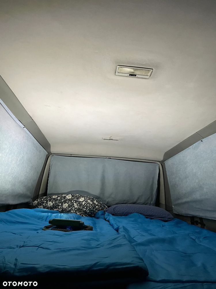 Volkswagen Multivan - 10