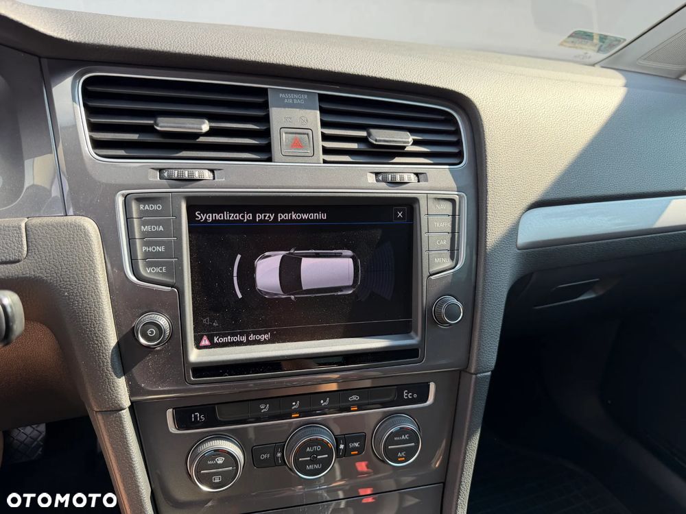 Volkswagen Golf e-Golf - 15