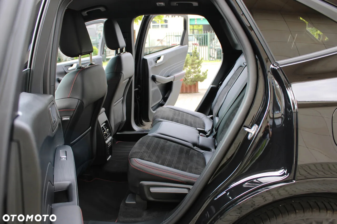 Ford Kuga 2.5 Duratec FHEV 4x4 ST-LINE - 33