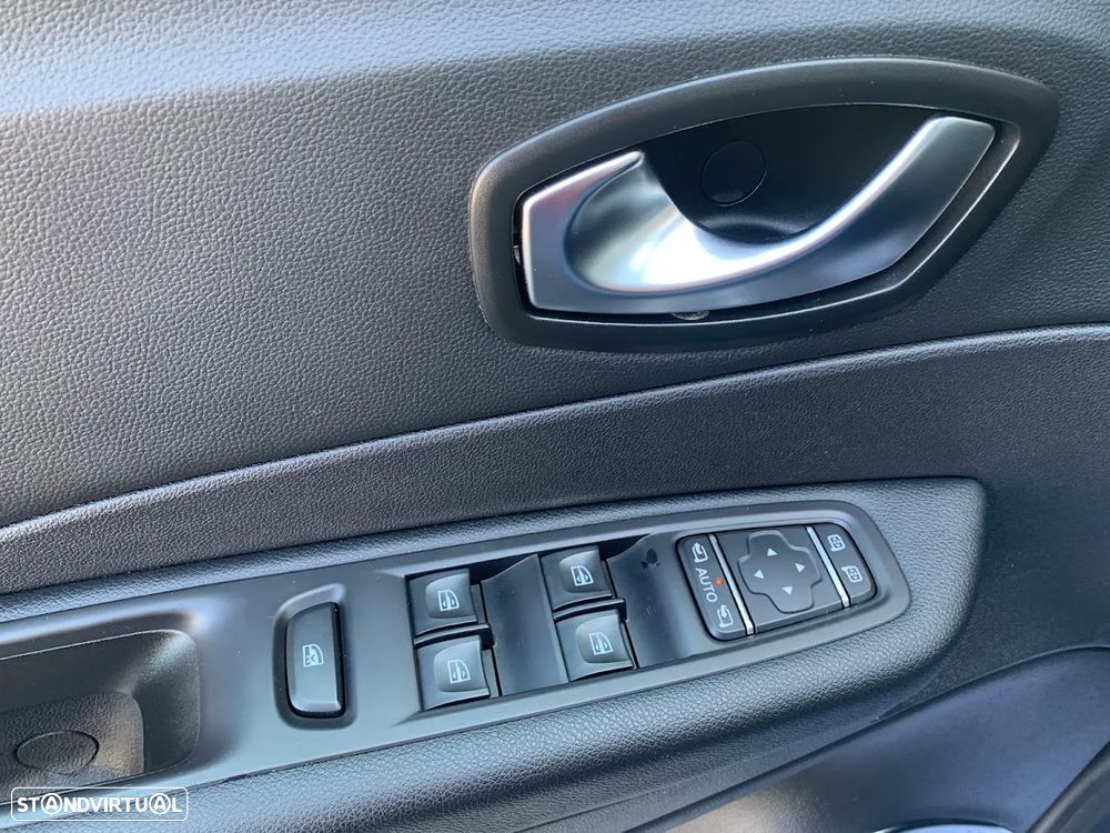 Renault Captur 1.5 dCi Exclusive EDC - 9