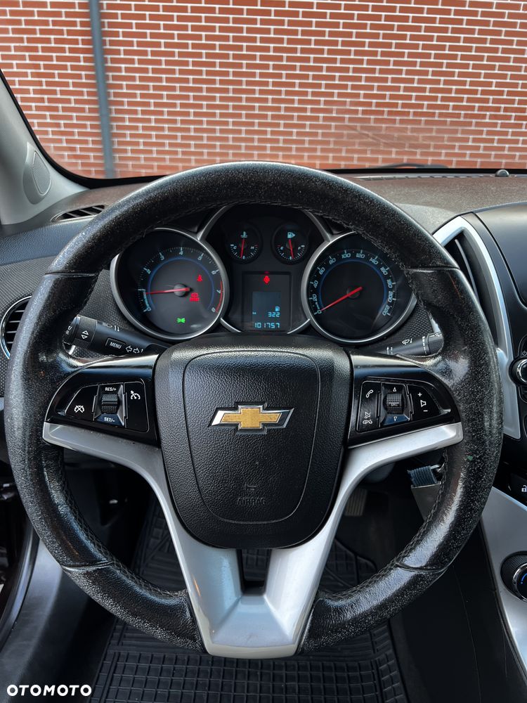 Chevrolet Cruze 1.8 LT - 11