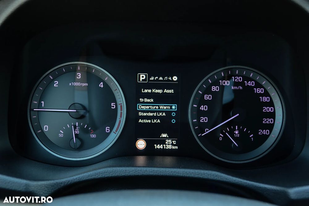 Hyundai Tucson blue 1.7 CRDi 2WD DCT Premium - 32