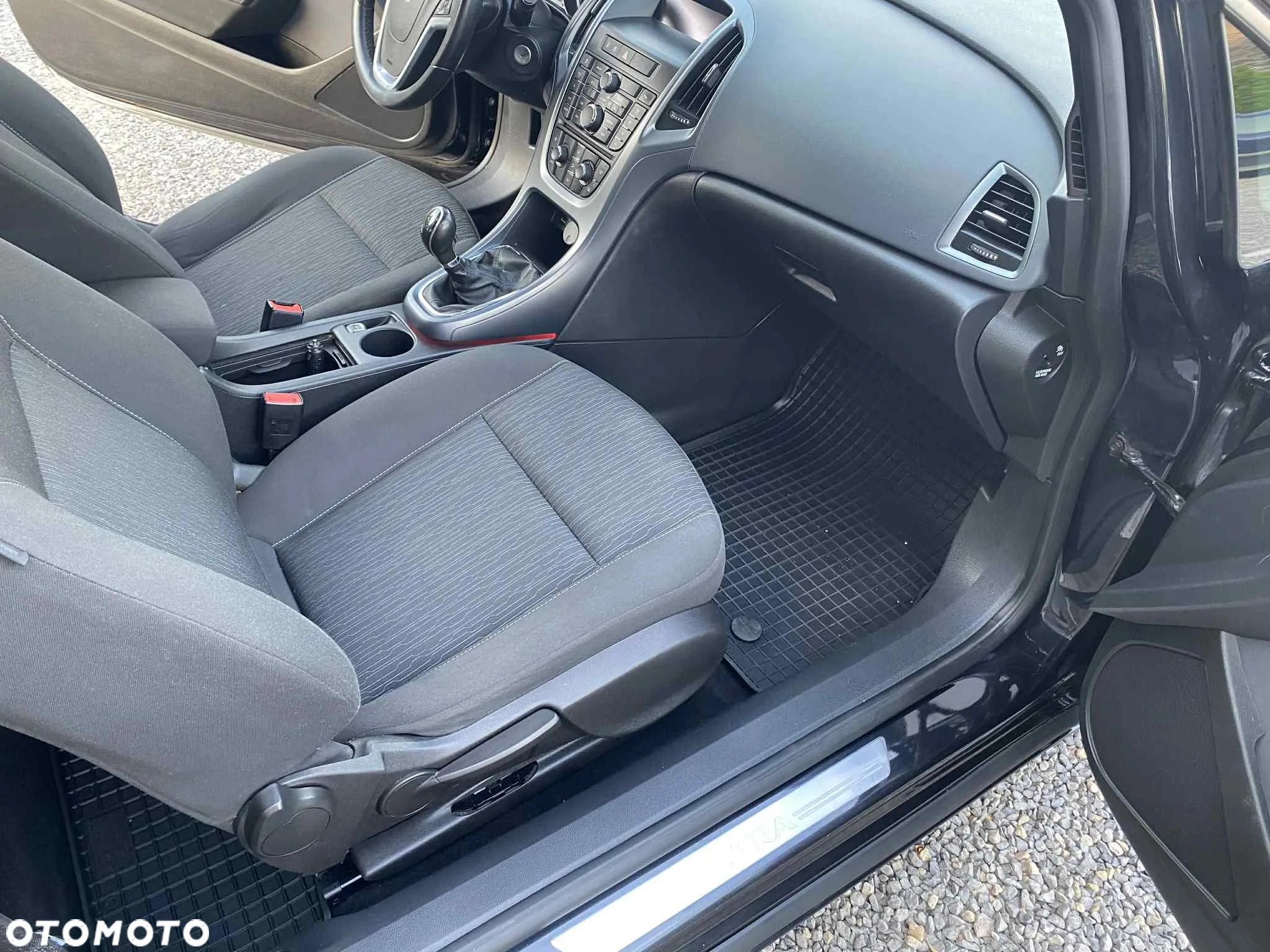 Opel Astra GTC 1.4 Turbo - 21