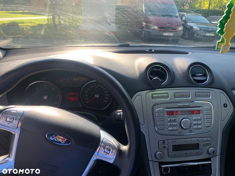 Ford Mondeo 2.0 TDCi Ambiente - 20