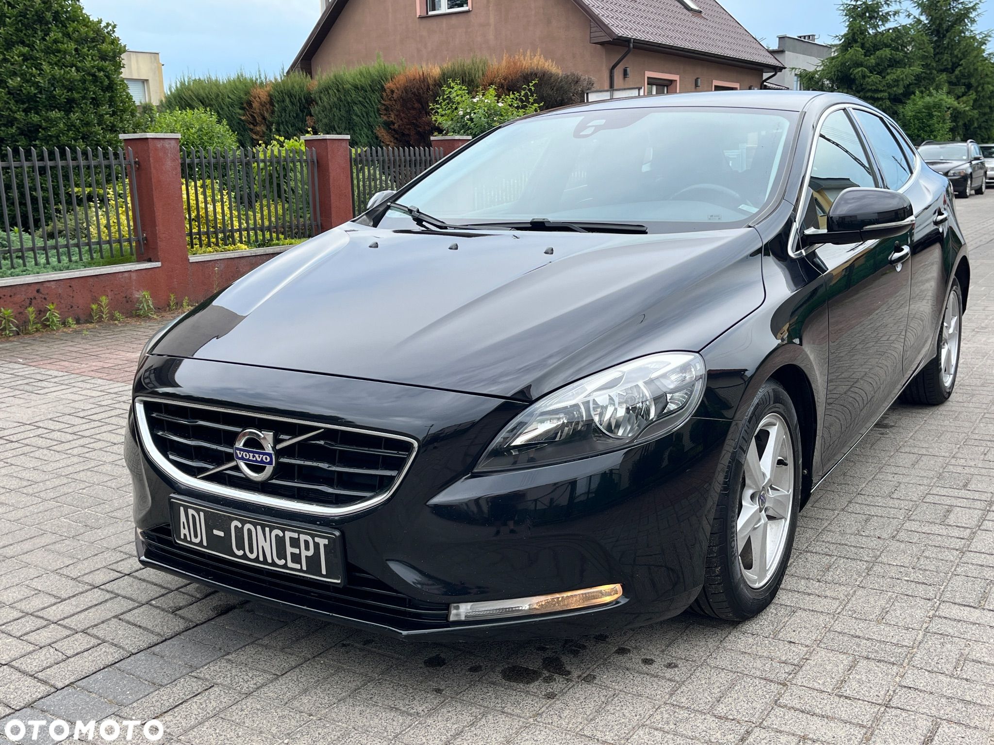 Volvo V40 D2 Momentum - 1