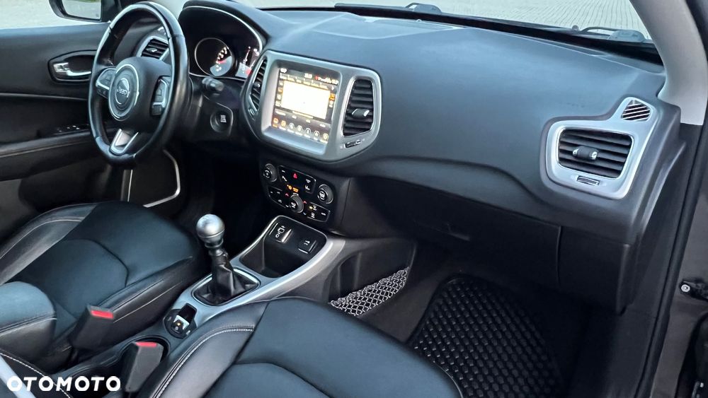 Jeep Compass 1.4 TMair Longitude FWD S&S - 29