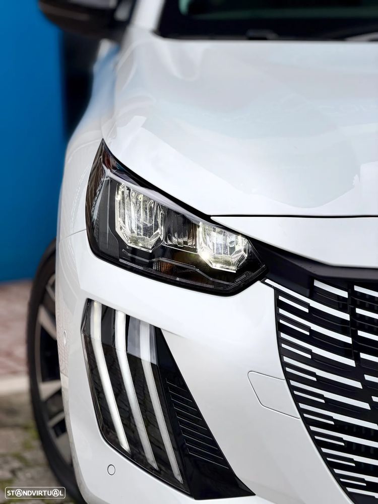 Peugeot 208 1.2 PureTech Allure - 27