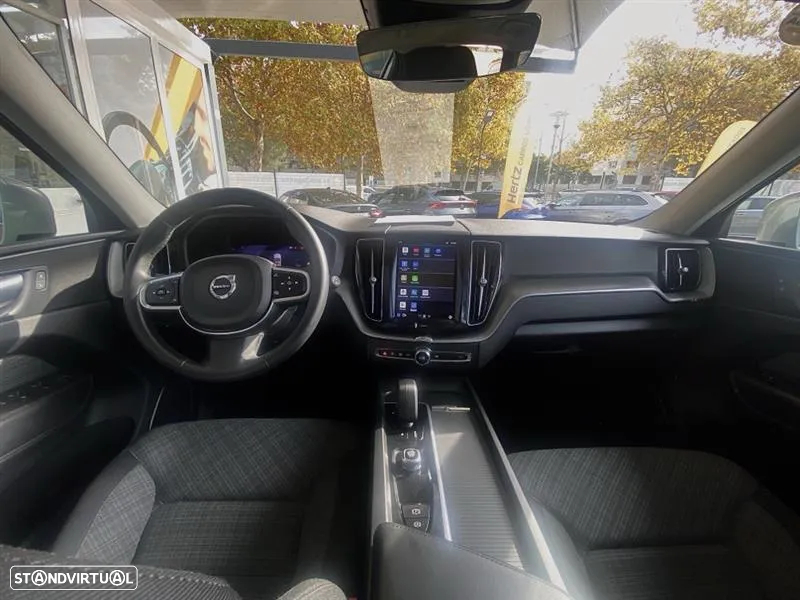 Volvo XC 60 2.0 B4 Momentum Plus - 8