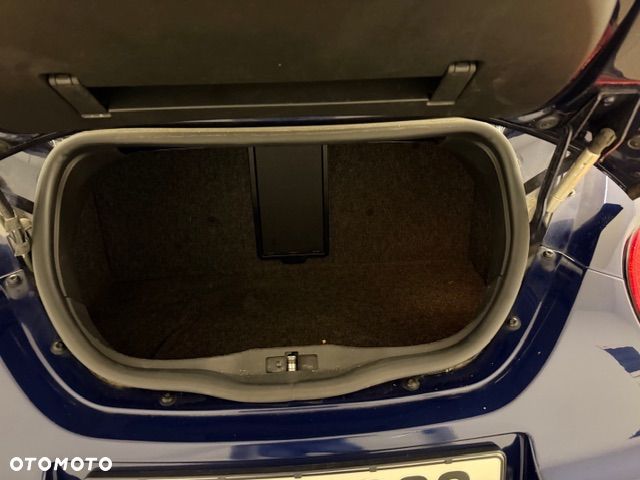 Volkswagen New Beetle Cabriolet 2.0 - 32