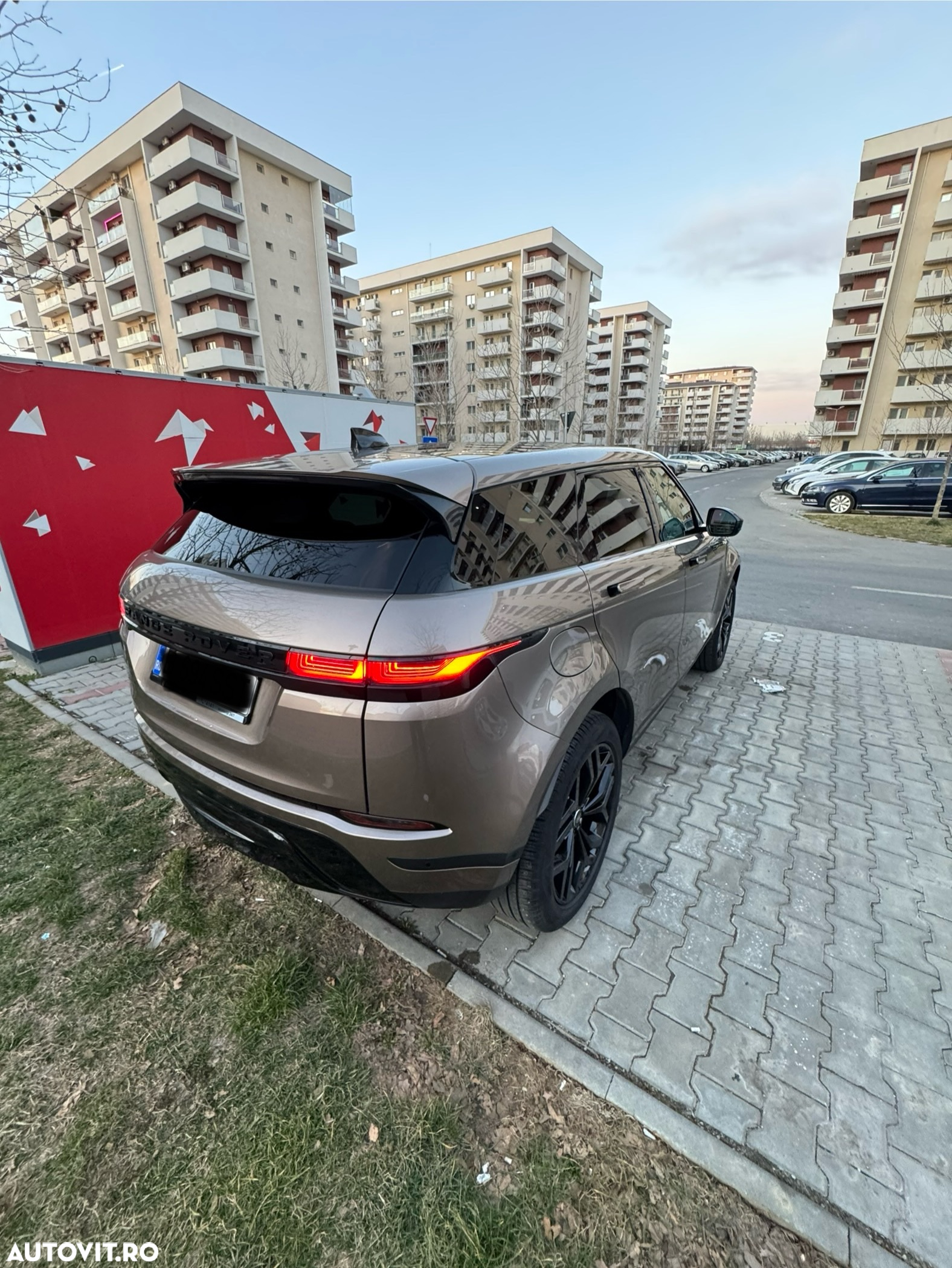 Land Rover Range Rover Evoque 2.0 D200 MHEV SE - 3