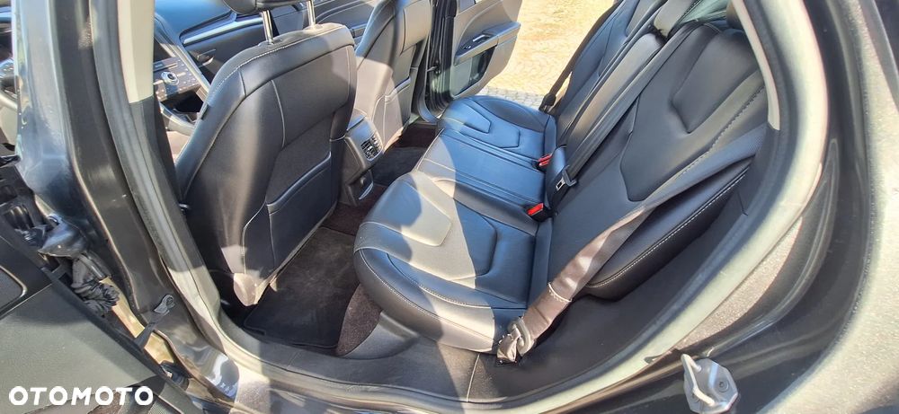 Ford Fusion - 17