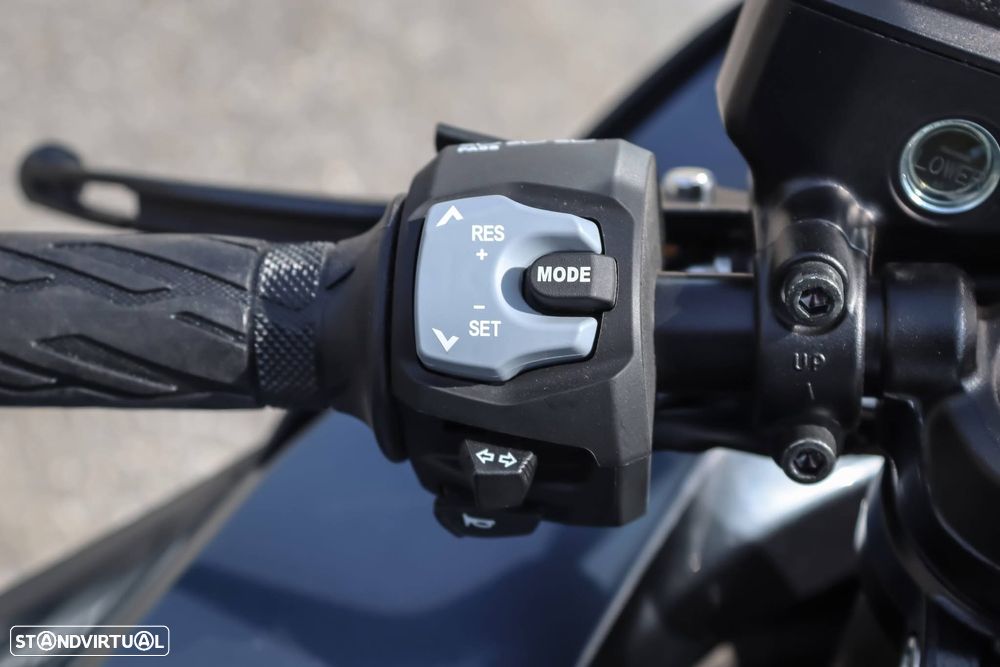 Suzuki Hayabusa Gsx -R 1300 - 10