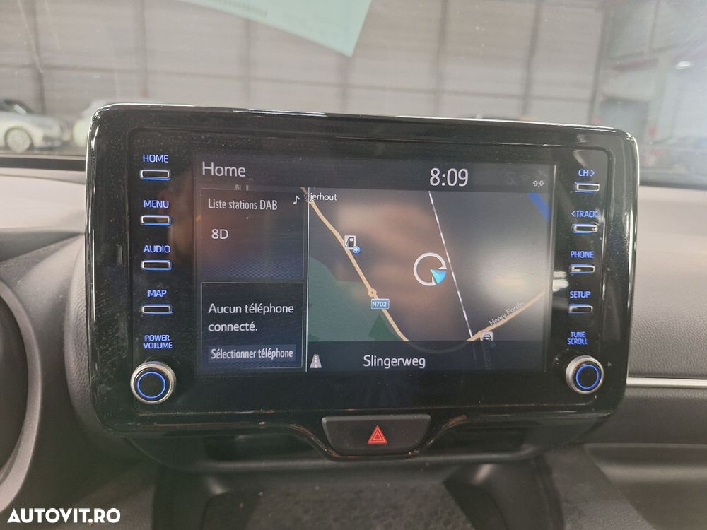 Toyota Yaris 1.5 VVT-i HSD Dynamic Plus Bi-tone - 8