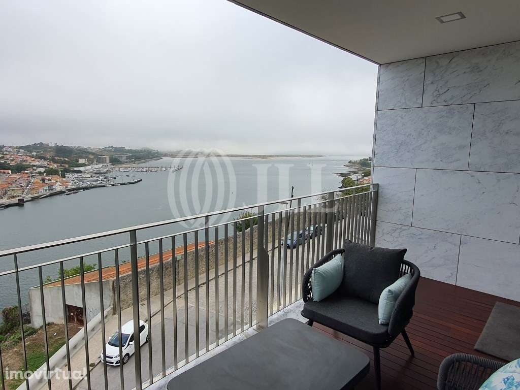 Apartamento T3 com garagem, no Edifício Panorâmico, Porto - Grande imagem: 3/23