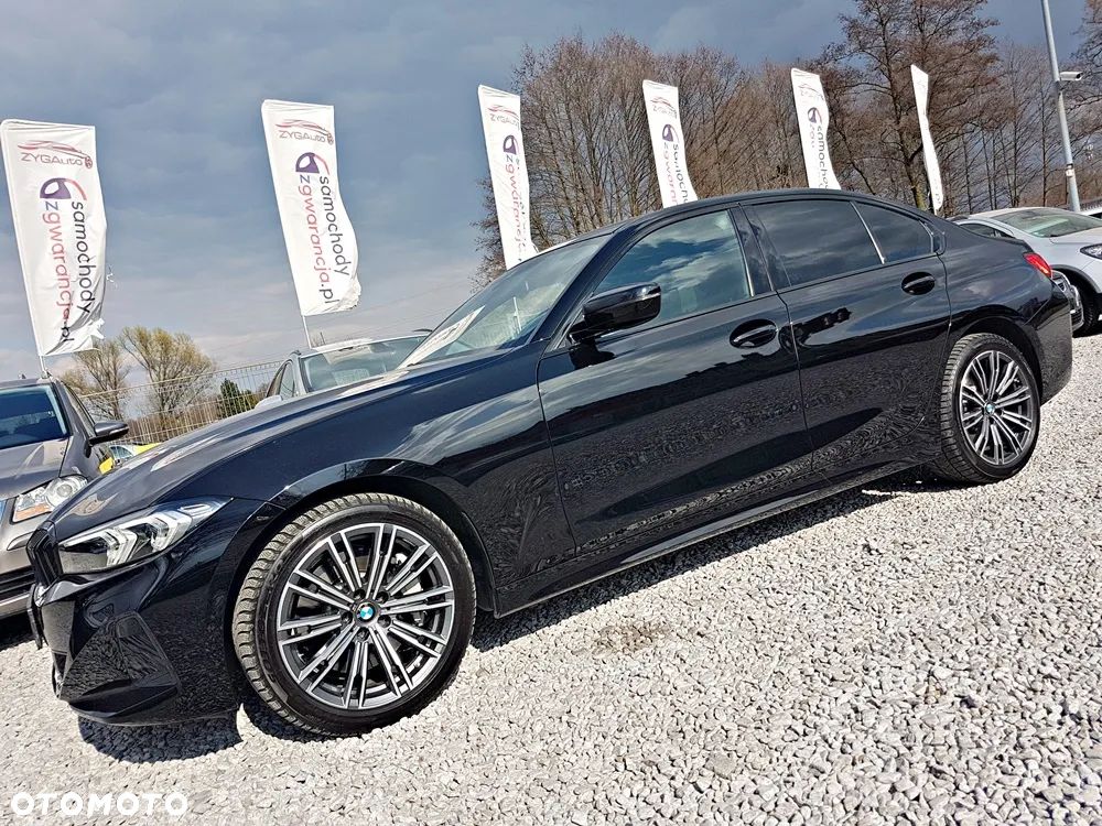 BMW Seria 3 330d xDrive mHEV - 4