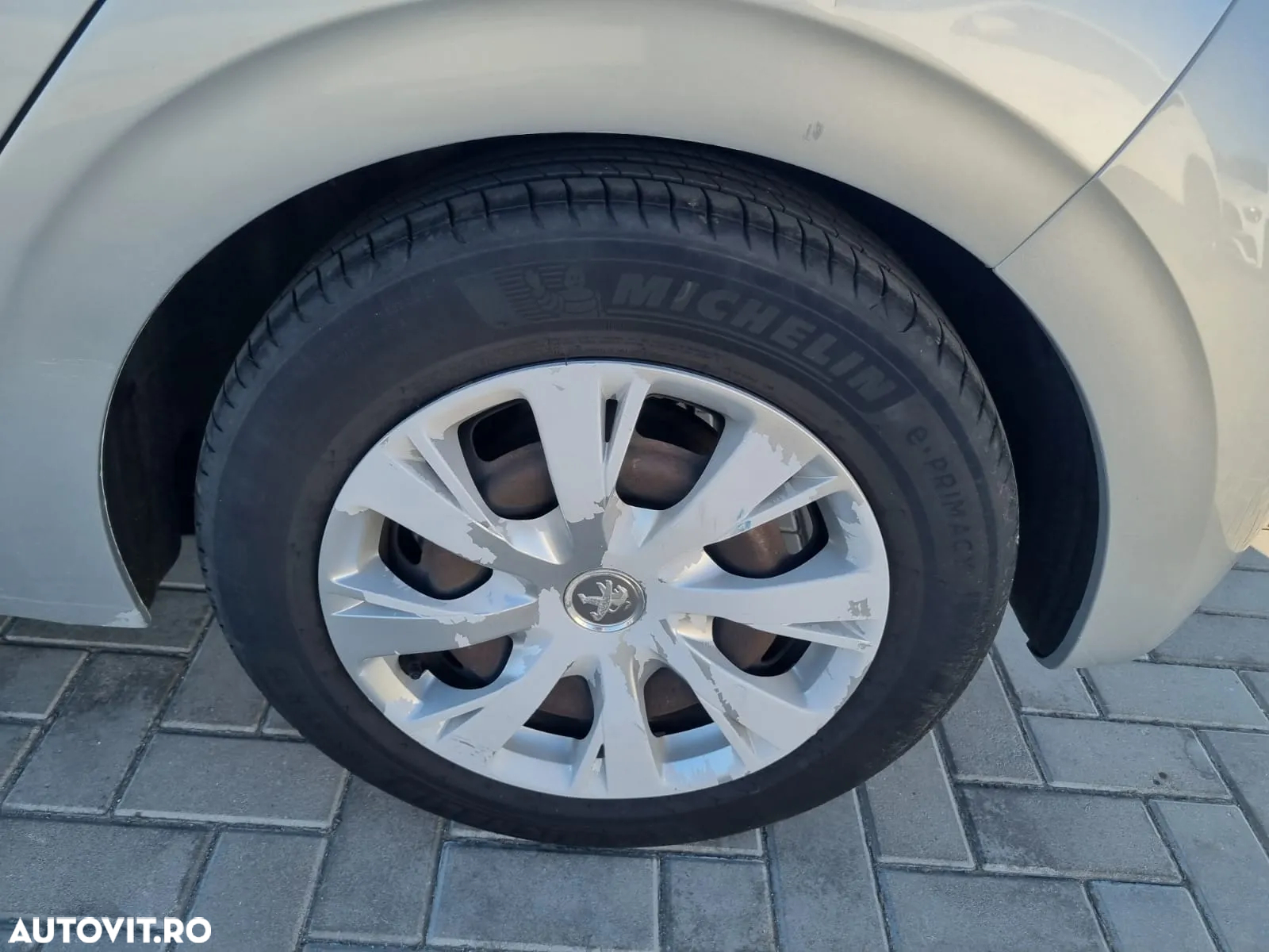 Peugeot 208 1.2 L PureTech Access - 13