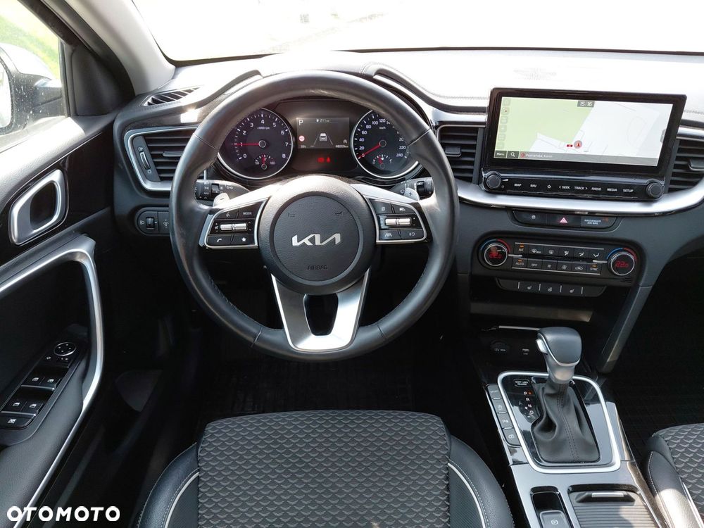 Kia Ceed - 13