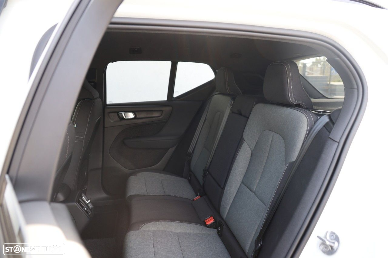 Volvo XC 40 1.5 T2 Plus Dark Auto - 9