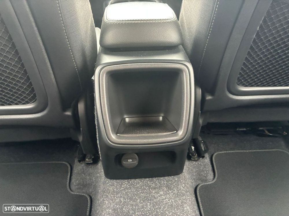 Volvo XC 40 1.5 T3 Momentum Tech Edition - 25