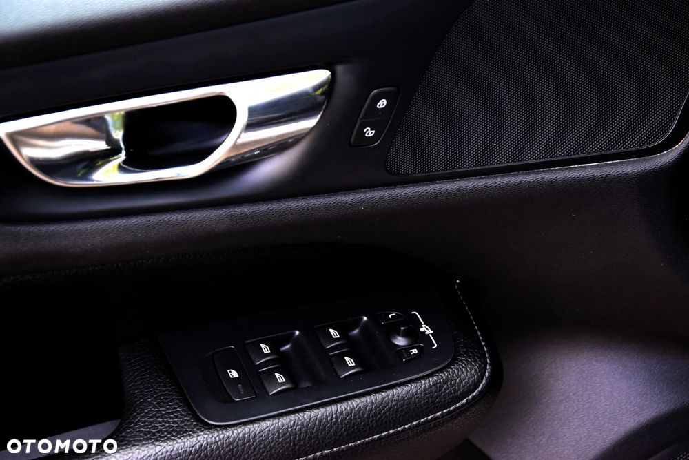 Volvo V60 D3 Momentum Pro - 14