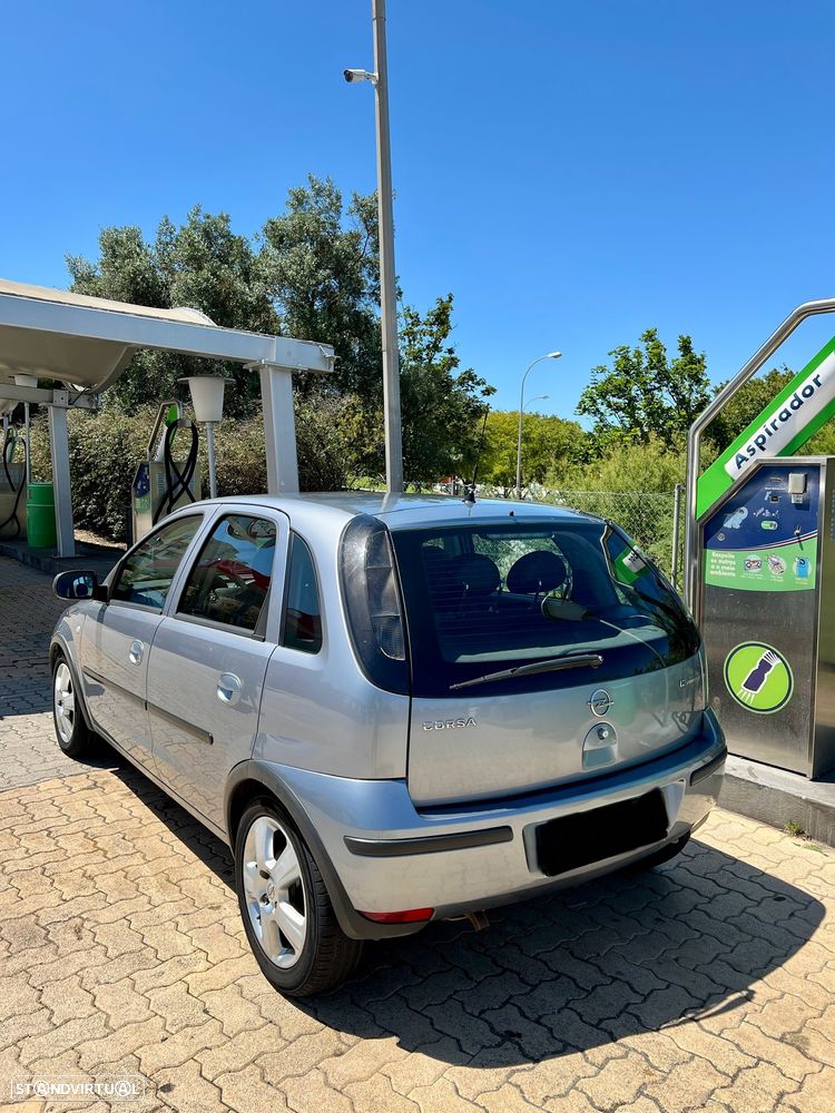 Opel Corsa 1.2 Twinport Silver - 3