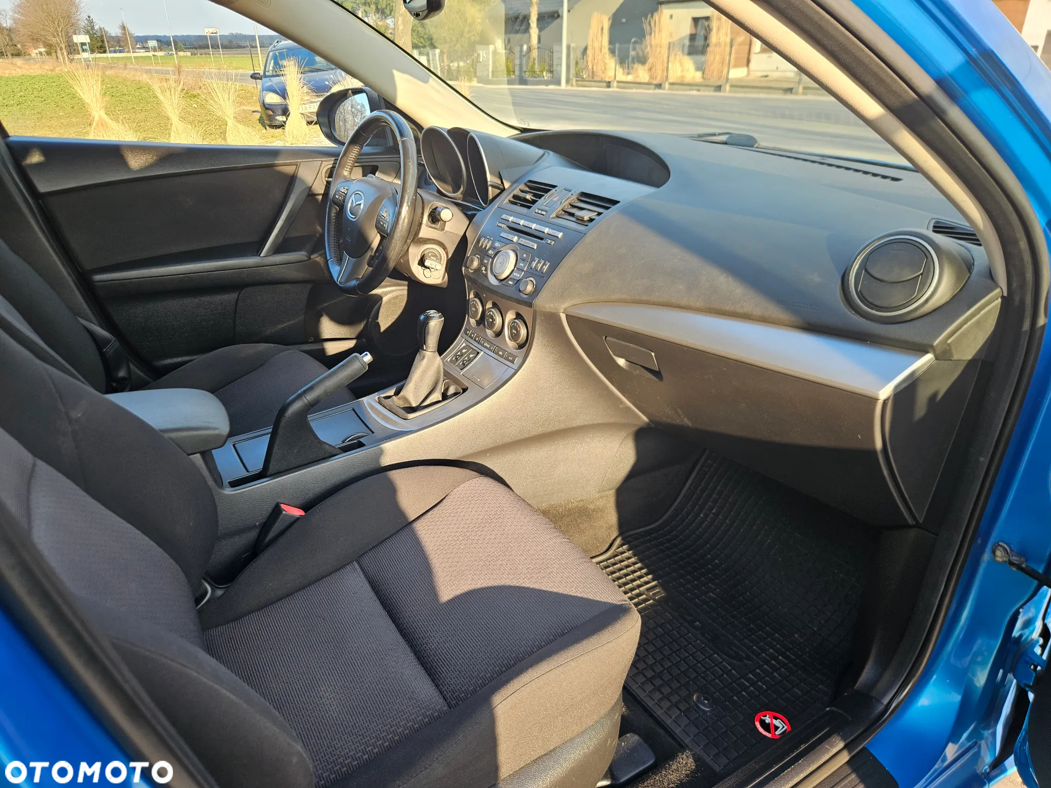 Mazda 3 1.6 Active + - 20