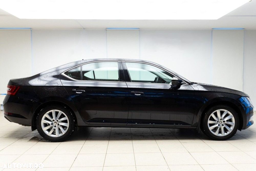 Skoda Superb 1.5 TSI ACT DSG Ambition - 7