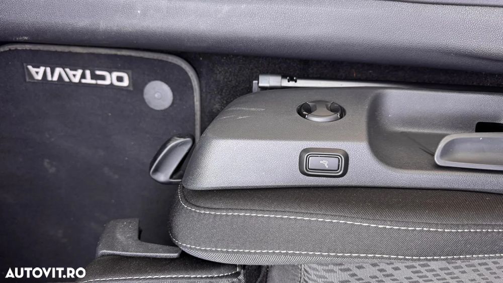 Skoda Octavia Combi 2.0 TDI Clever - 13