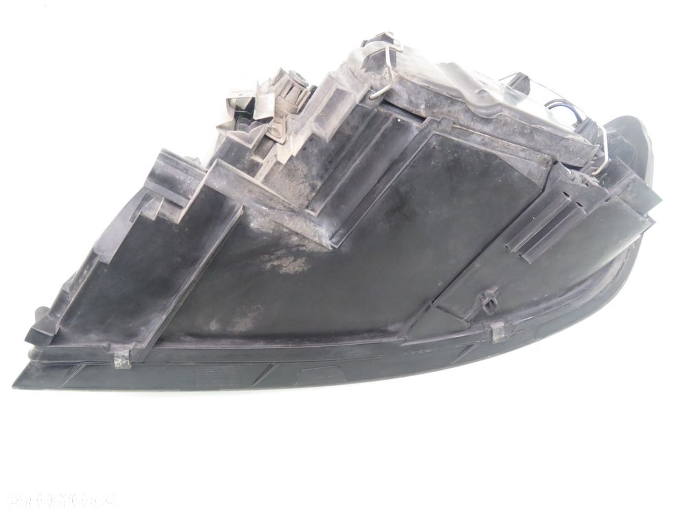 LAMPA PRAWA PRZEDNIA VOLVO V50 30698886 1305235856 - 4