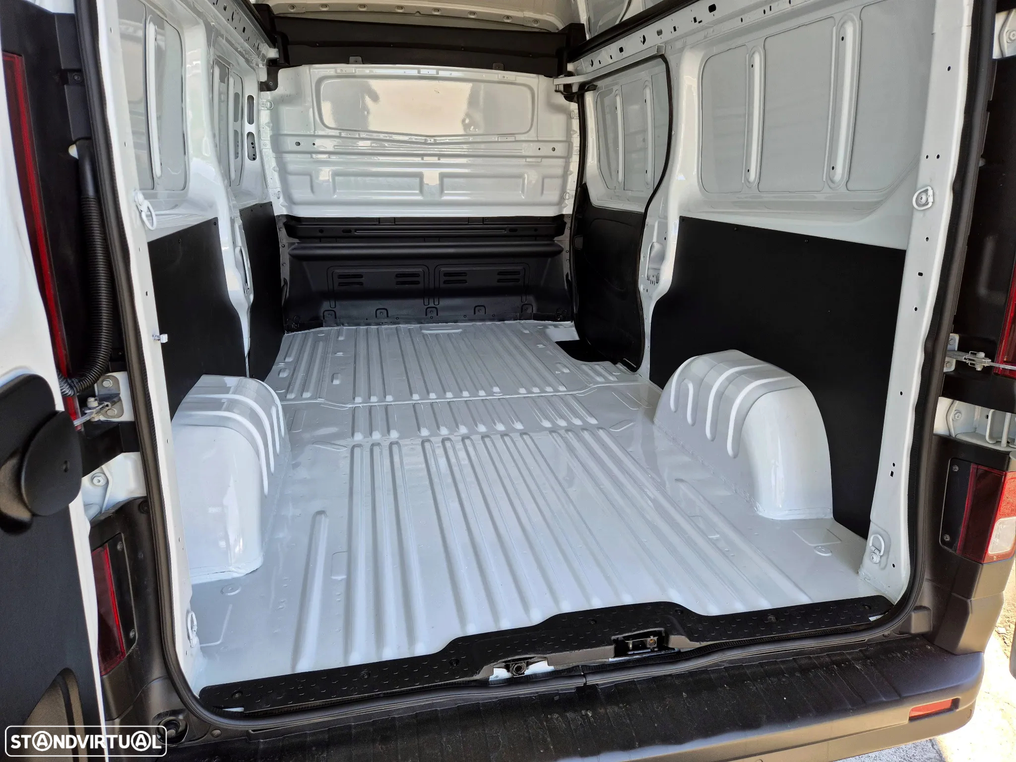 Renault Trafic 1.6 dCi L2H2 (Longa) - 25