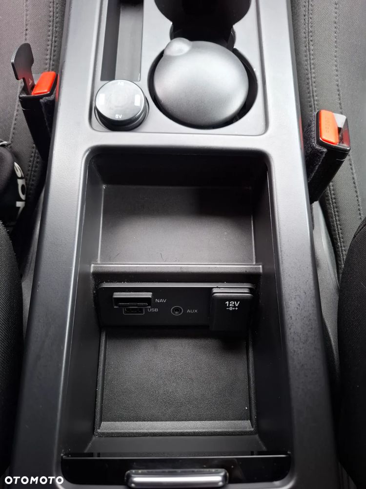 Land Rover Discovery Sport - 28