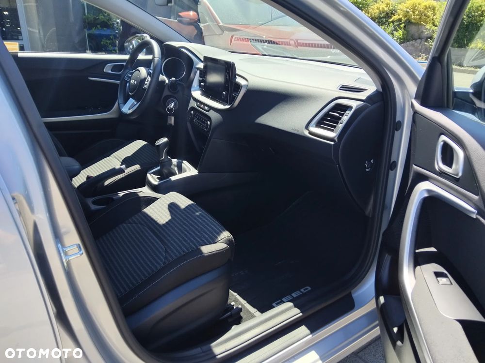 Kia Ceed 1.5 T-GDI M - 19