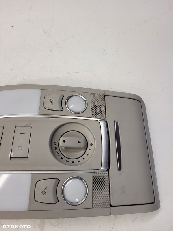 LAMPKA OŚWIETLENIE KABINY AUDI Q7 4L 4L0947135Q - 3