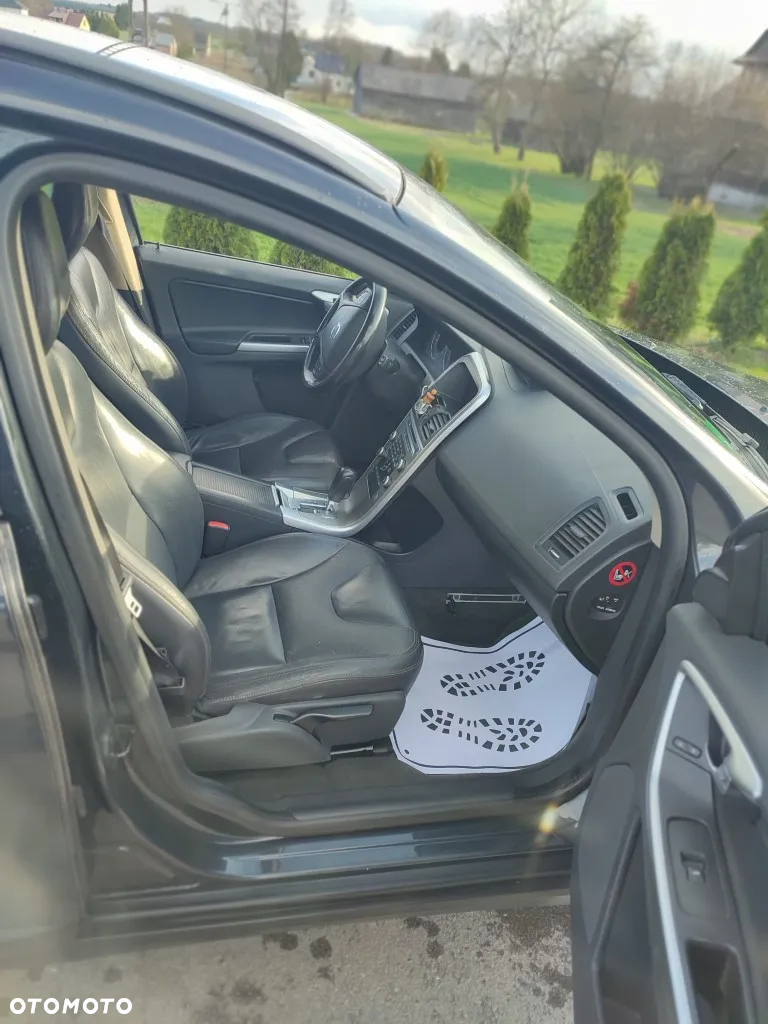 Volvo XC 60 D3 Momentum - 8