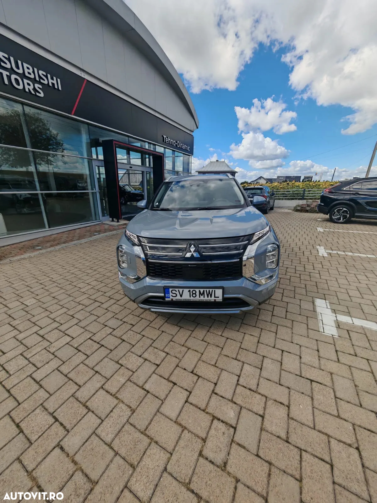Mitsubishi Outlander 2.4 4WD Plug-In Hybrid - 19