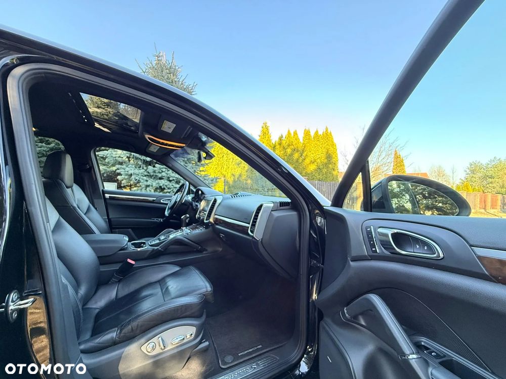 Porsche Cayenne S Hybrid - 25