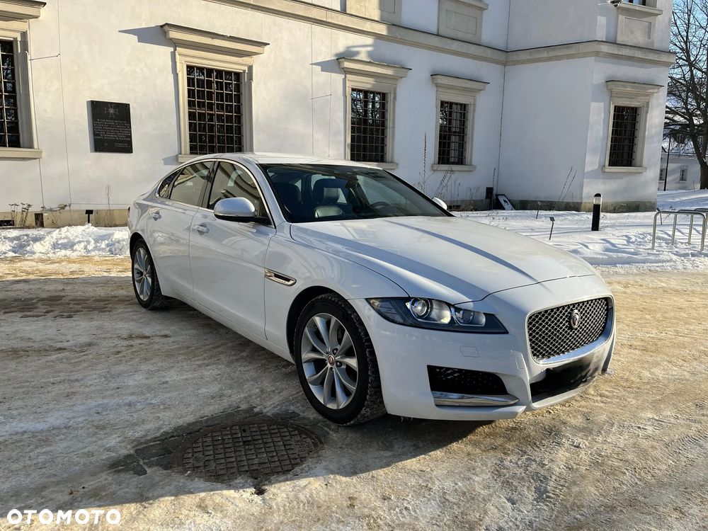 Jaguar XF 2.0 T Prestige - 4