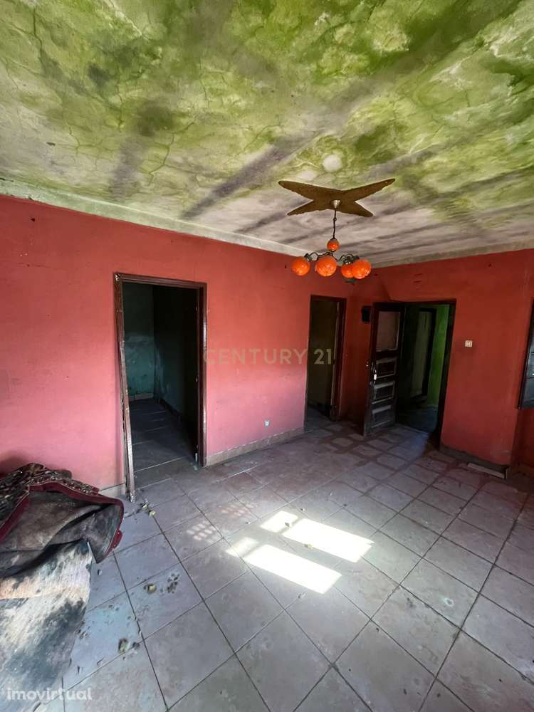 Moradia para reconstrução em São Mamede - Penacova - Grande imagem: 3/17