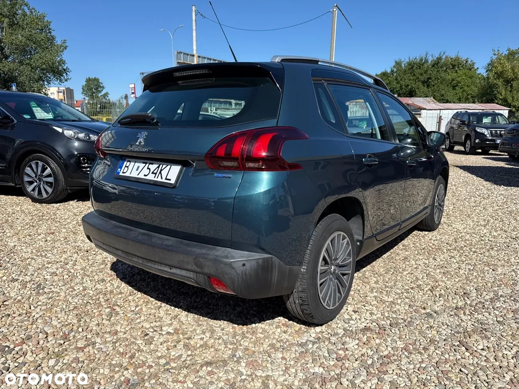 Peugeot 2008 1.2 Pure Tech Style - 11