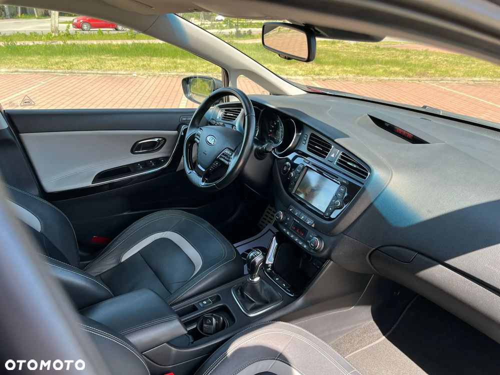 Kia Ceed 1.6 GDI ISG Vision - 8