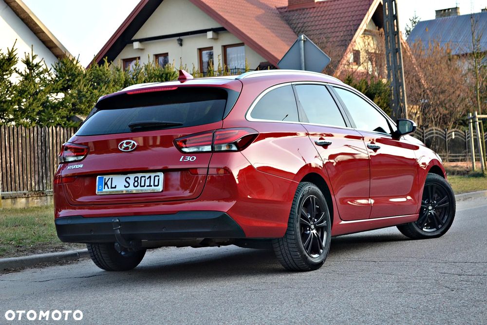 Hyundai i30 blue 1.6 CRDi Premium - 13