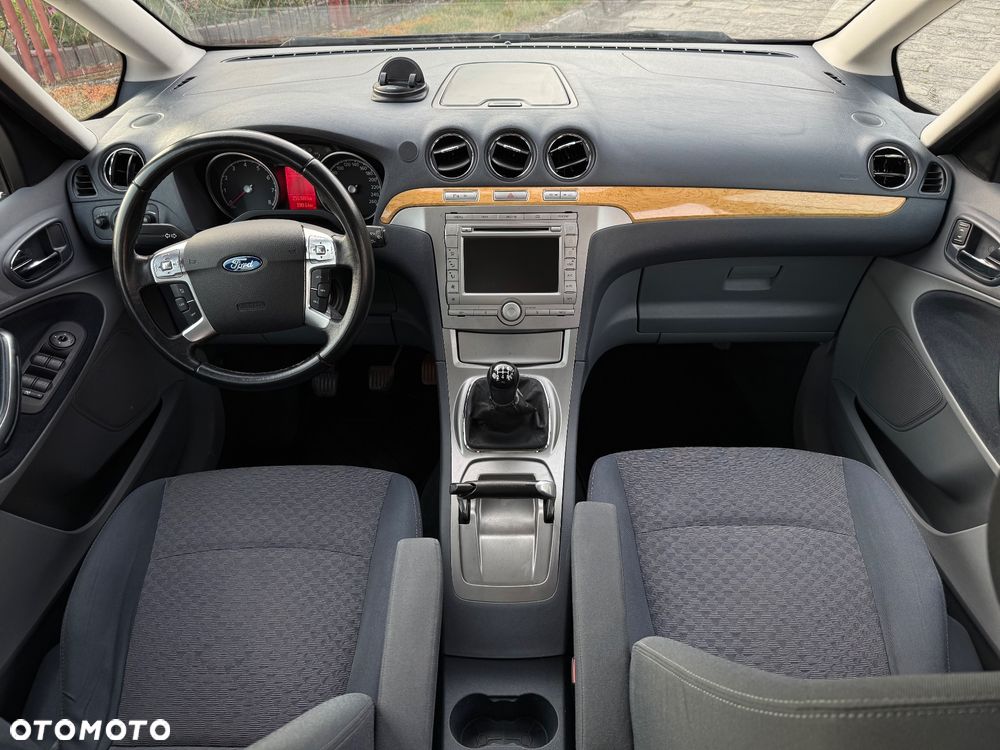 Ford Galaxy 2.0 Ghia - 13