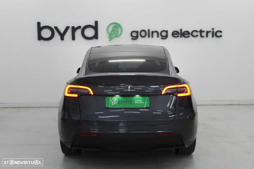 Tesla Model Y Long Range Dual Motor AWD - 5