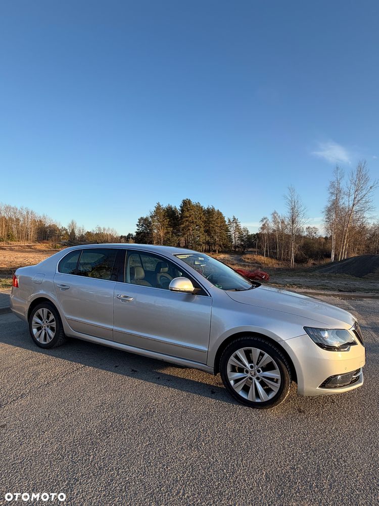 Skoda Superb 2.0 TDI Elegance DSG - 4