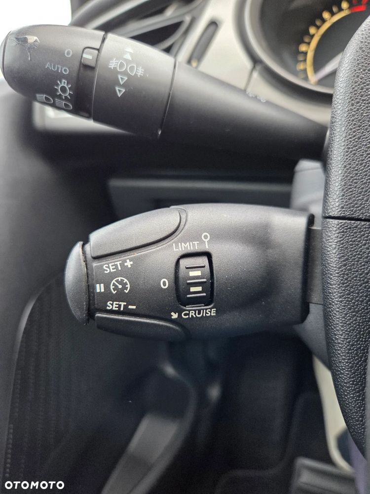 Citroën C3 Pure Tech (VTi) 82 Exclusive - 25
