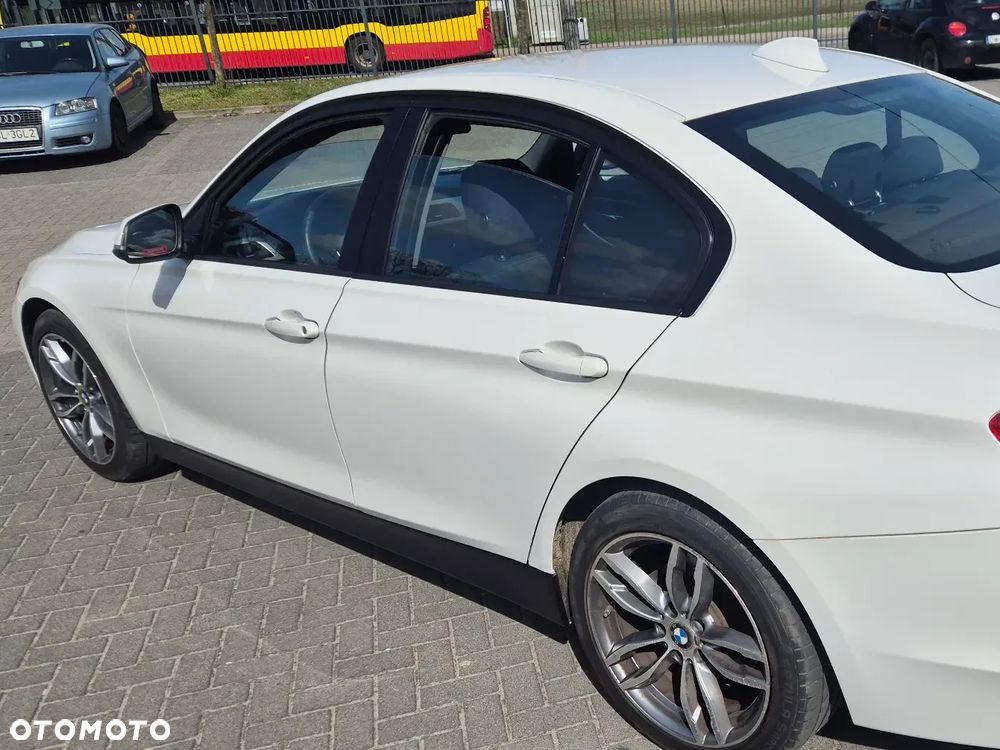 BMW Seria 3 316i - 2
