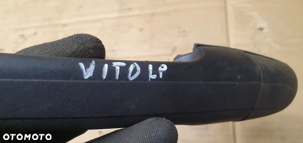 Klamka lewy przód przednia lewa Mercedes Vito 639 - 6