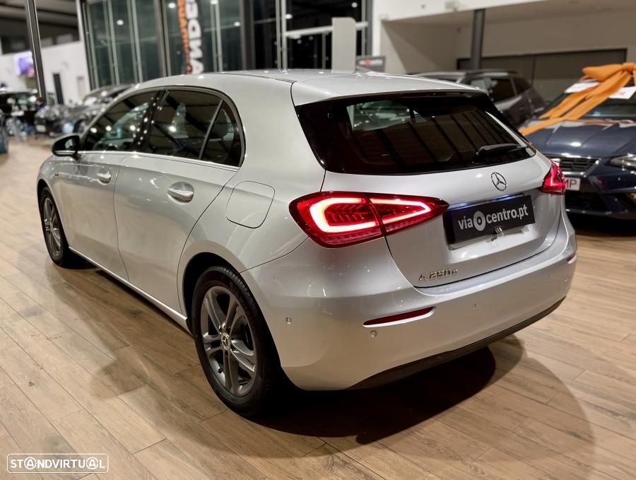 Mercedes-Benz A 250 e Style Plus - 2