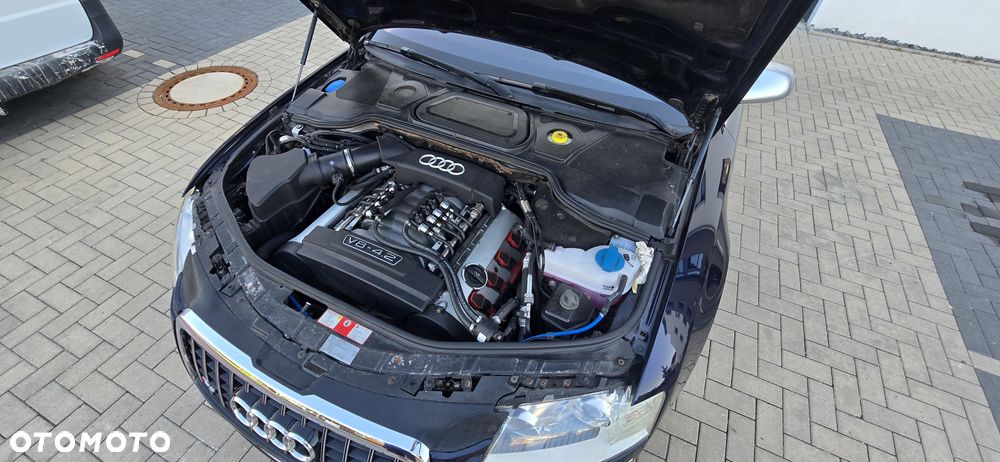 Audi A8 4.2 Quattro - 5